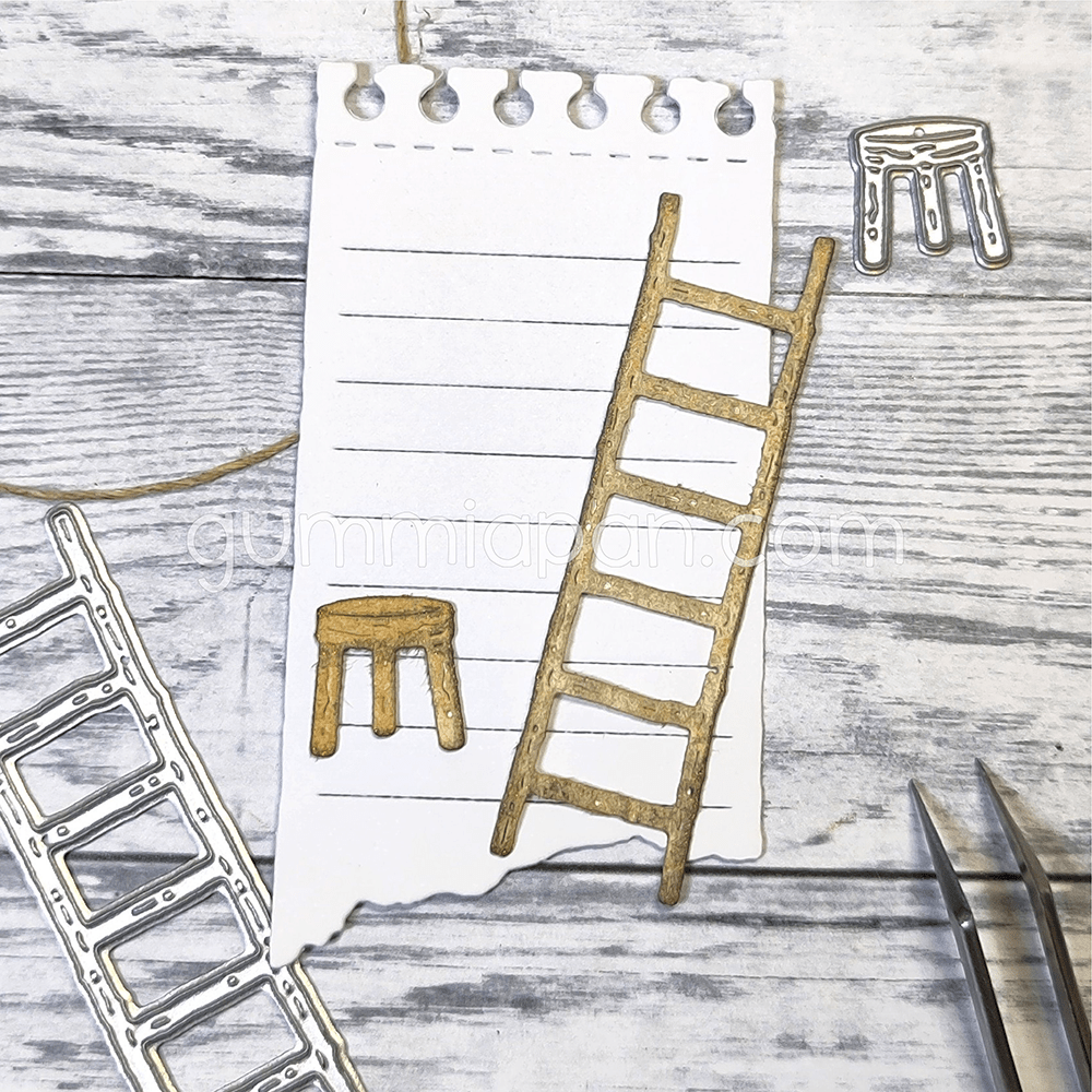 Gummiapan - Ladder and Wooden Stool