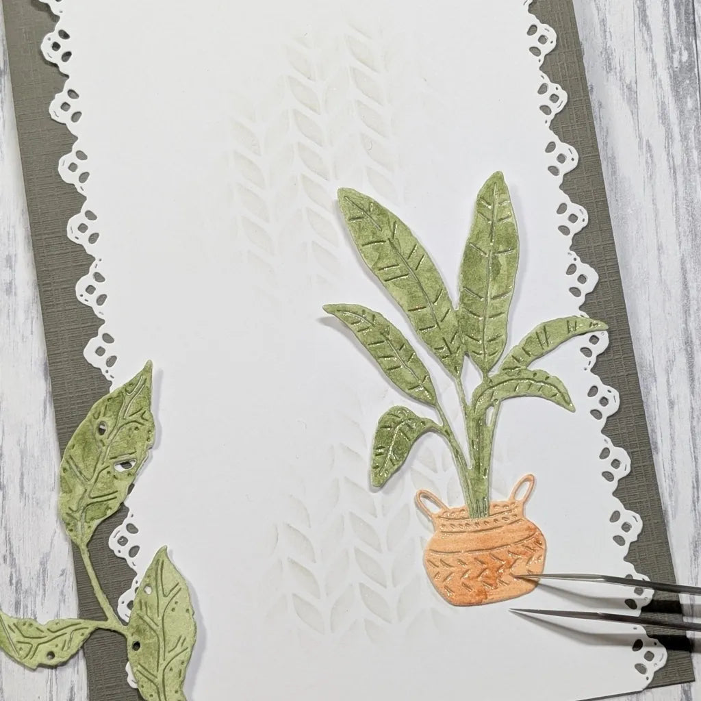 Gummiapan - Large Plant in a Basket