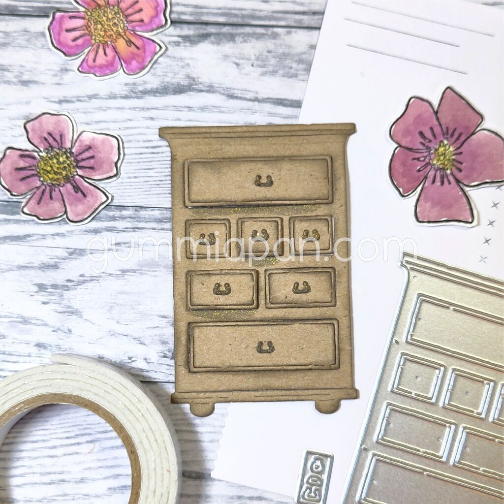 Gummiapan - Tall Bureau