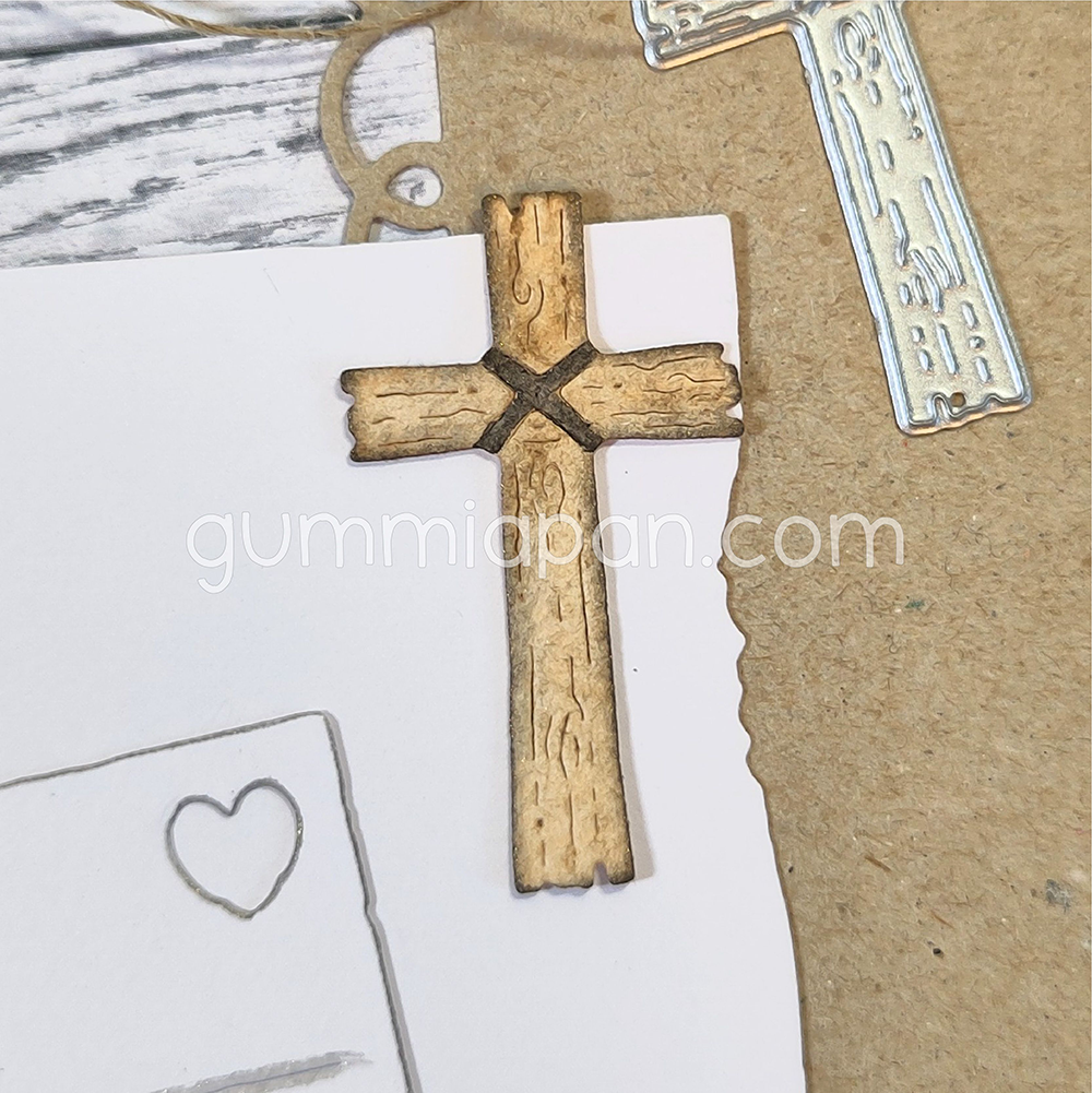 Gummiapan - Wooden Cross